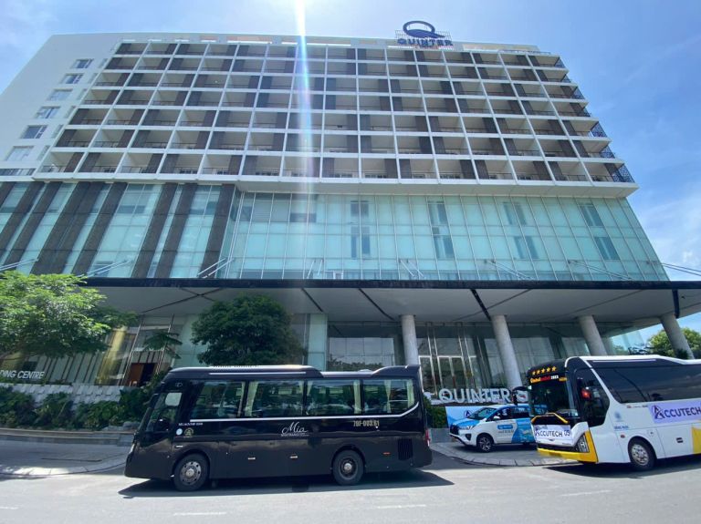 SHUTTLE BUS QUINTER CENTRAL Mia Shuttle Bus Service